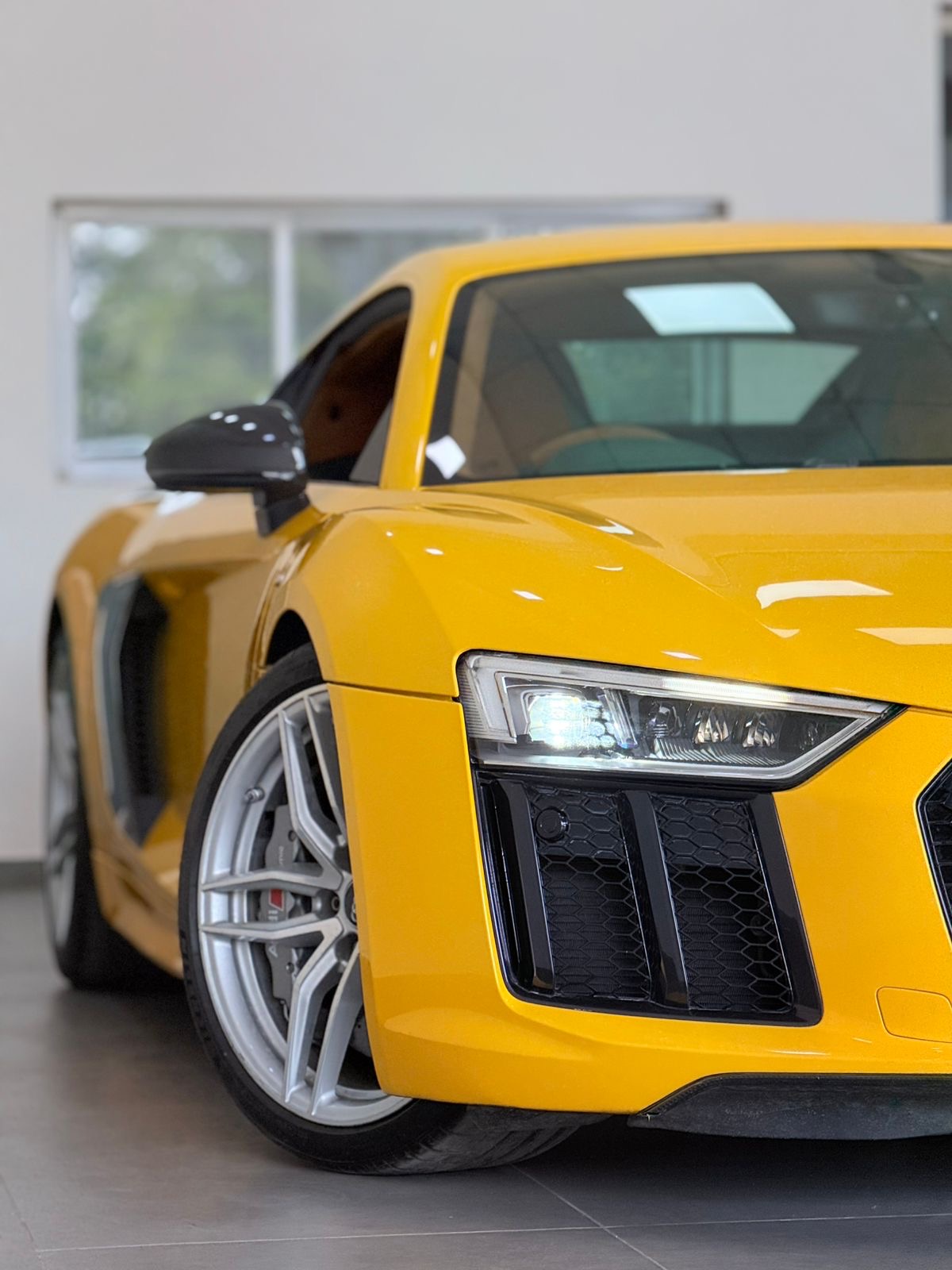 Audi R8 V10+