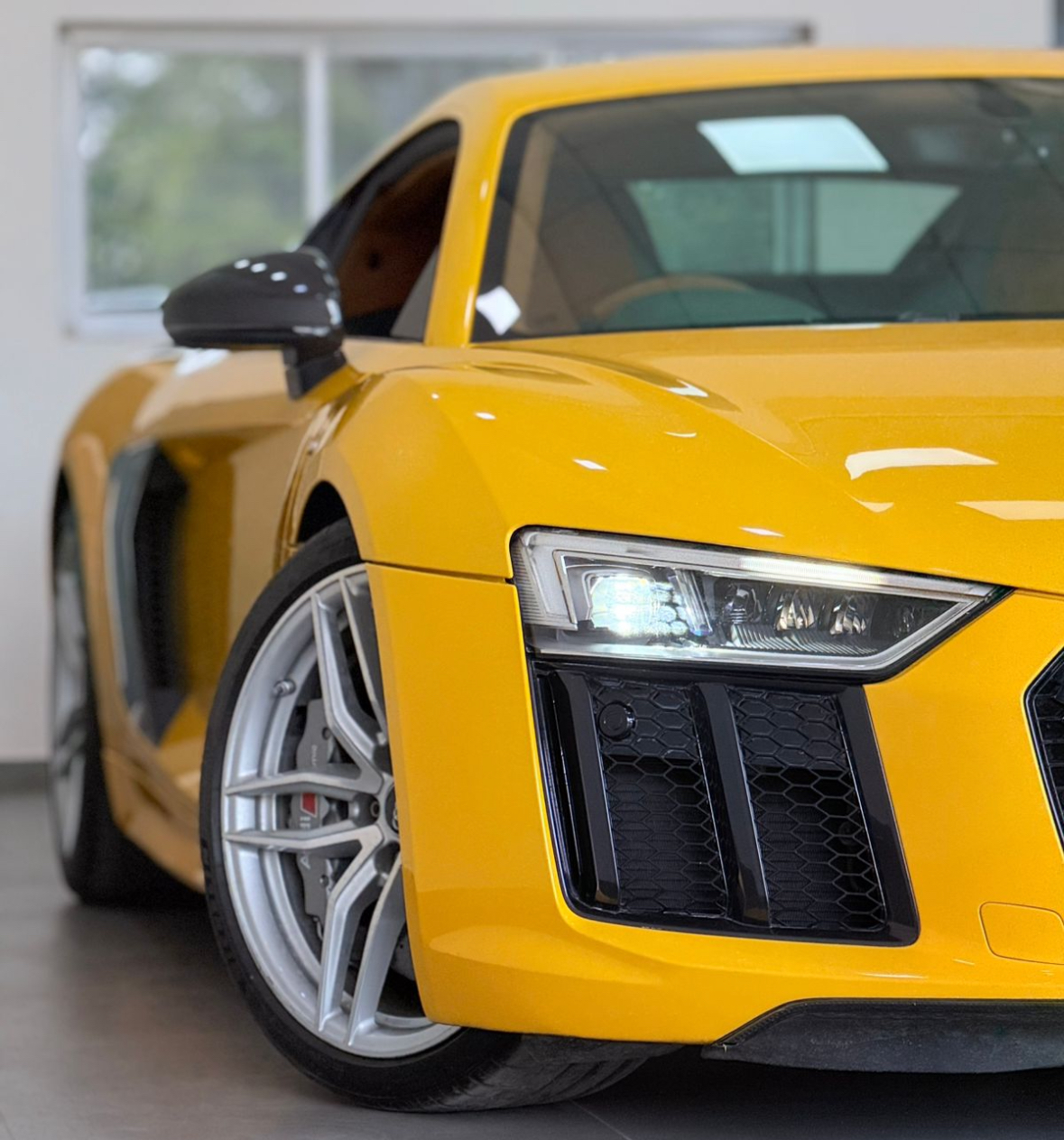 Audi R8 V10+