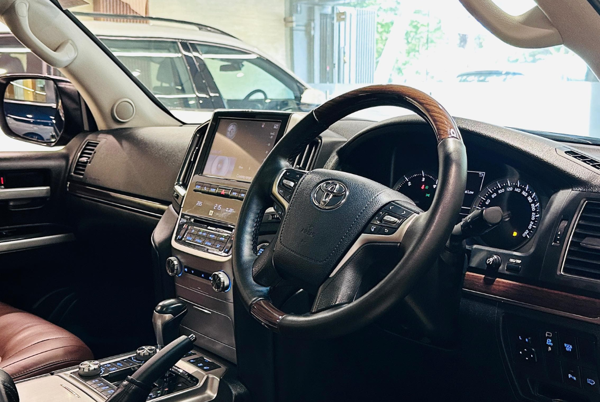 Toyota Land Cruiser LC 200VX