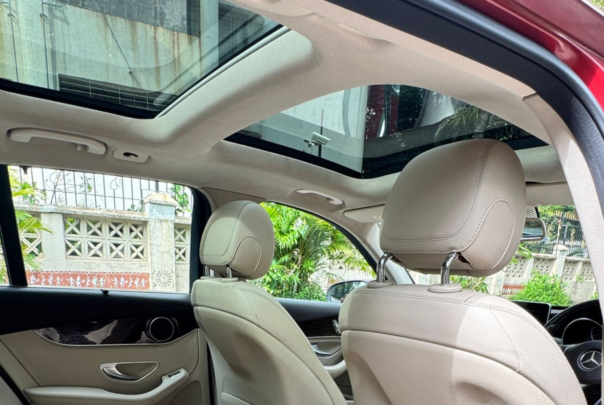 Mercedes Benz GLC220d